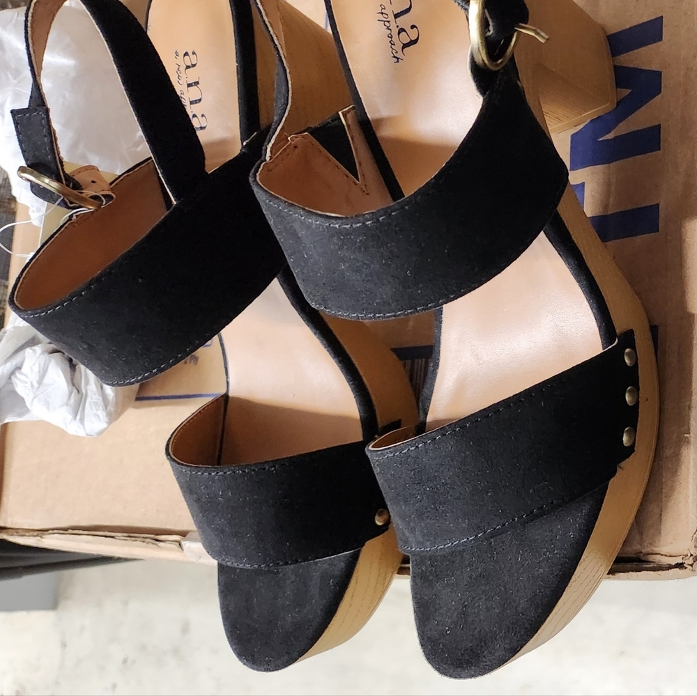 A.n.a Suede Straped Clog